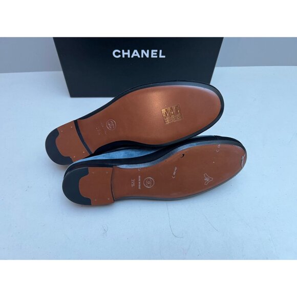 CHANEL Blue Suede Spectator Mocassins Loafers Size 39.5 Flats - Picture 5 of 7